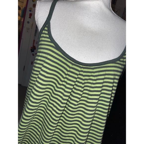 Women’s Green Striped New York & Co. Comfort Zone Tank Top 💚 - Picture 12 of 17